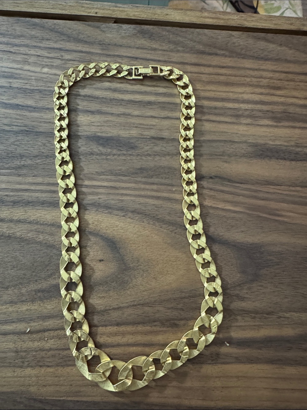 Monet chain link